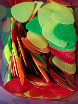 Brand New Jim Dunlop Riffs Guitar Picks Plectrums for Sale in