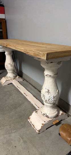 Entry way French country table