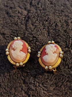 Vintage Cameo Clip Earrings