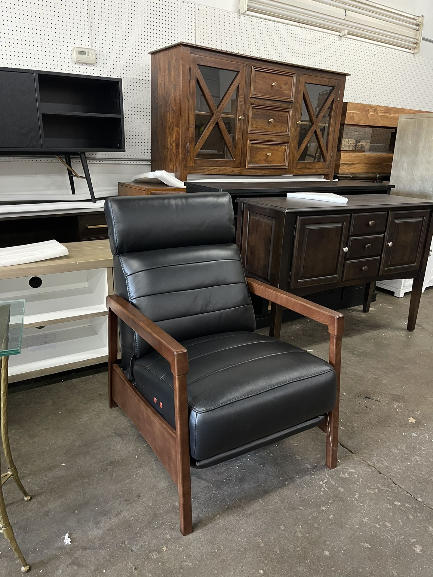 Amada 27.5" Wide Power Standard Recliner