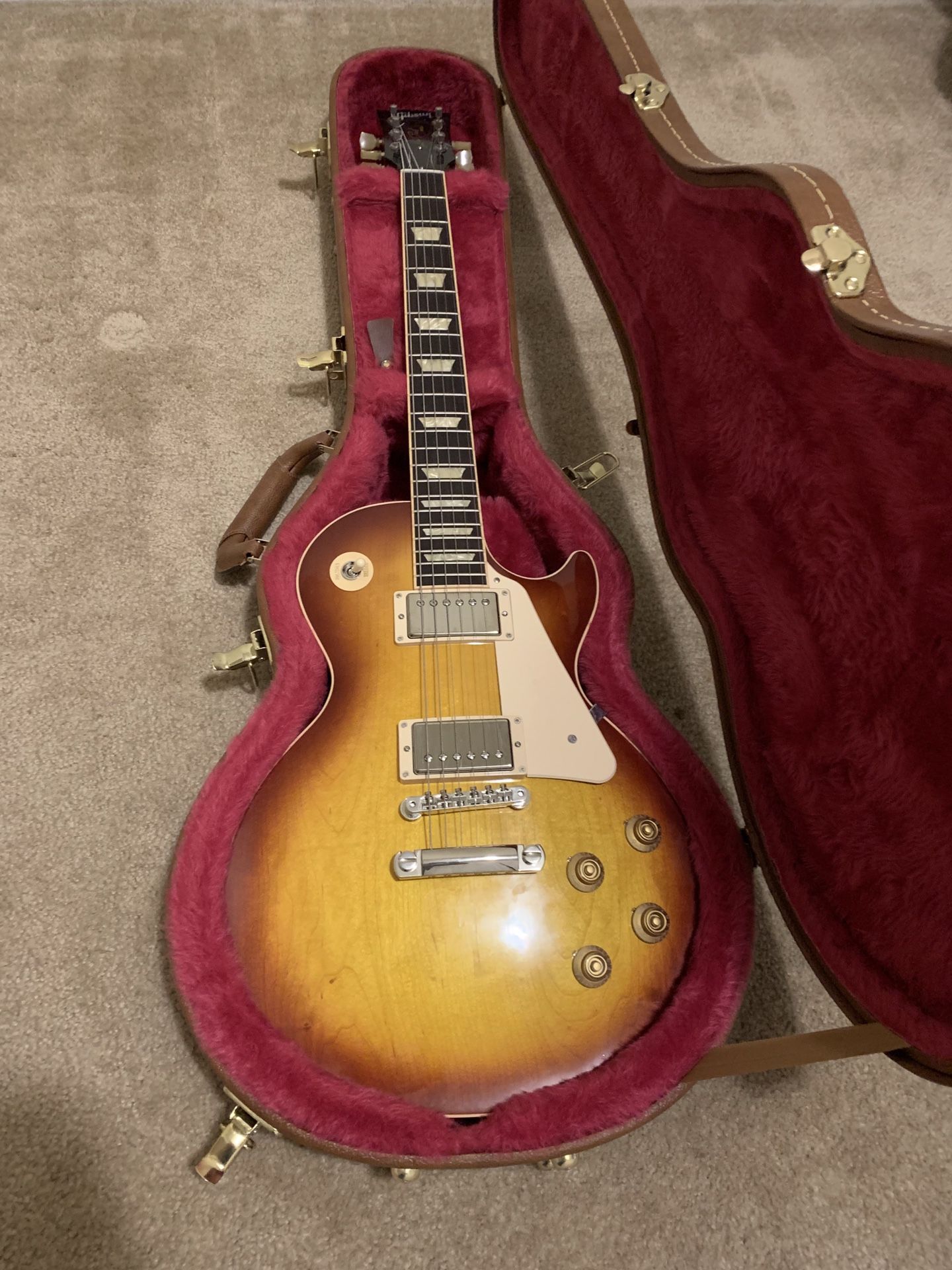 2015 Gibson Les Paul w/ Gforce automatic tuners