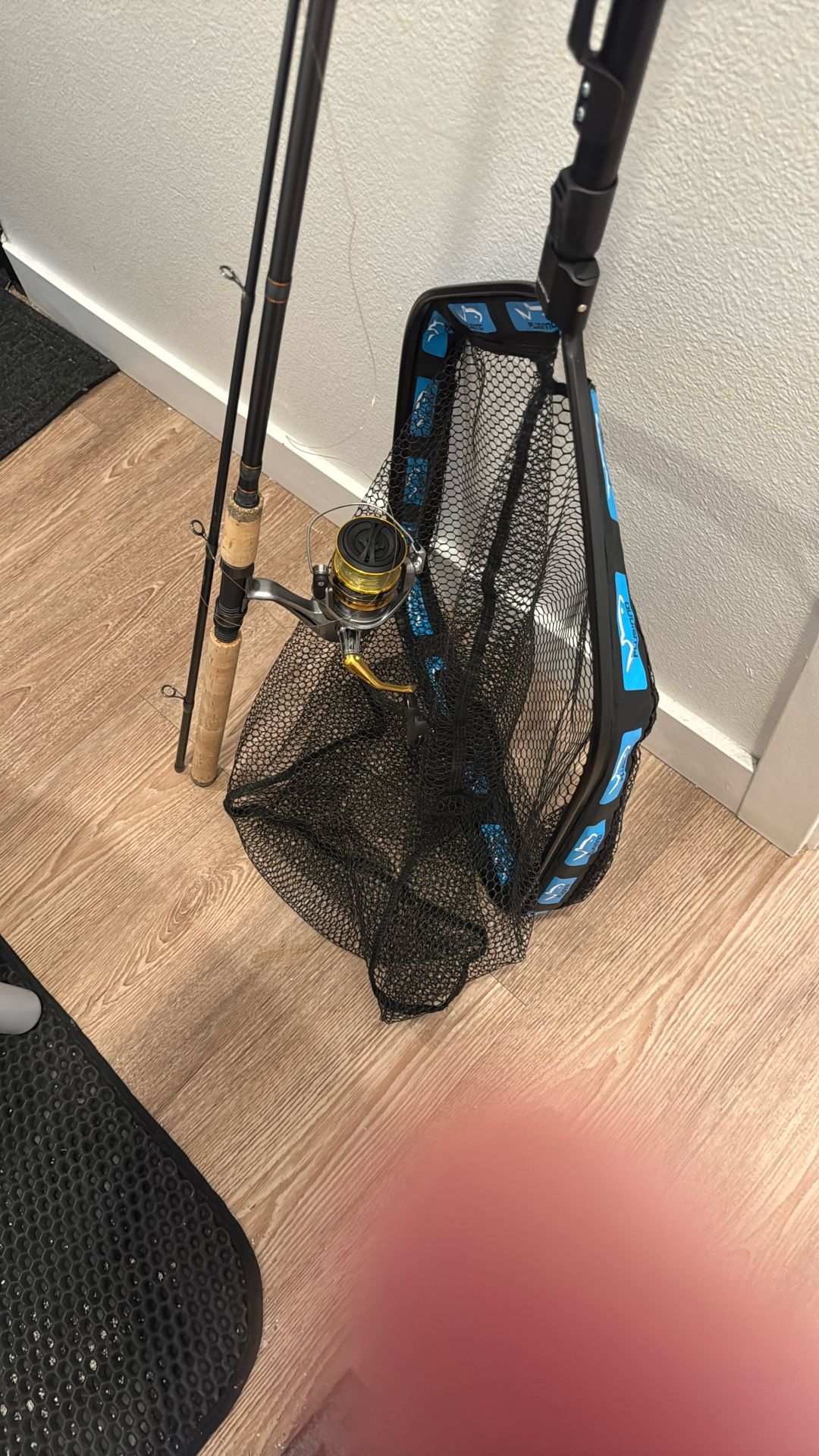 Fishing gear (plussino net, sedona reel, okuma 9’ rod)