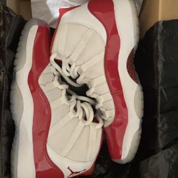 Air Jordan 11 Retro High "Cherry" (2022) WhiteVarsity Red - Size 5y