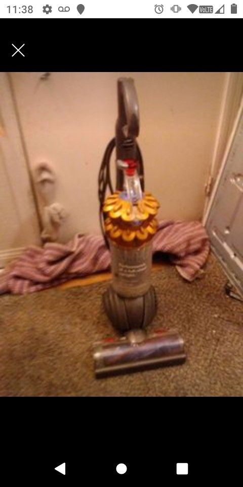 Dyson Vacuum 