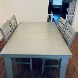 Dining Room Table Available 5/23