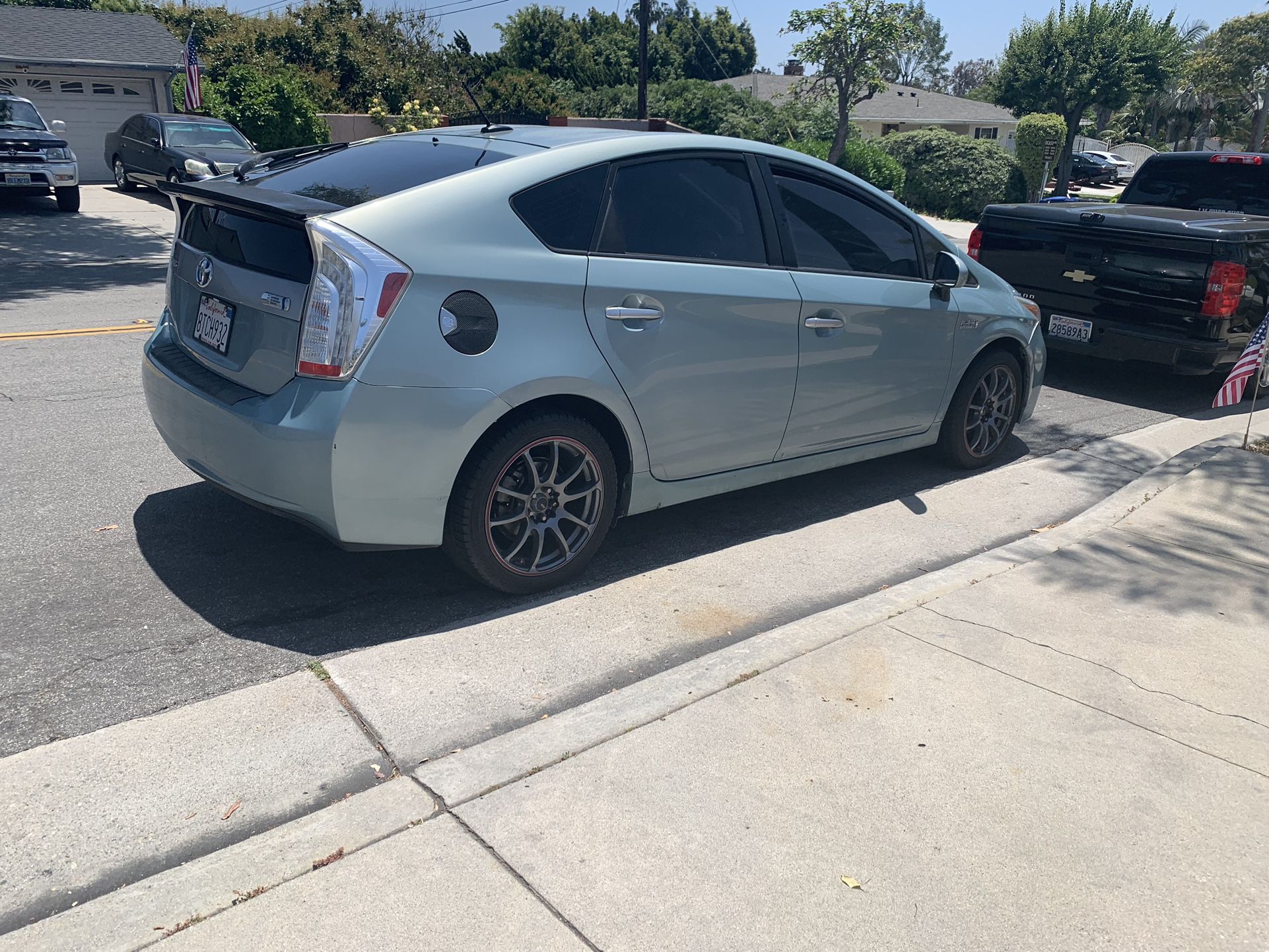 Toyota Pruis Low Miles