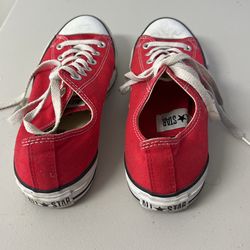 Converse sneakers 👟