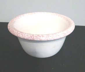 Vintage Italian Stoneware Pottery Rimmed Bowl a pink sponge 6 In Diameter