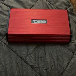DS18 S1200.4/RD SELECT Full-Range Class AB 4-Channel Amplifier 1200 Watts Red