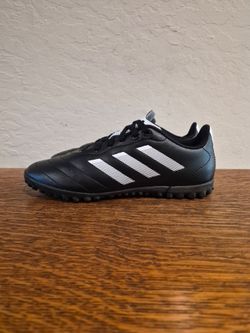 Adidas Goletto VIII Turf Soccer Cleats 
Boy's Size 4.5