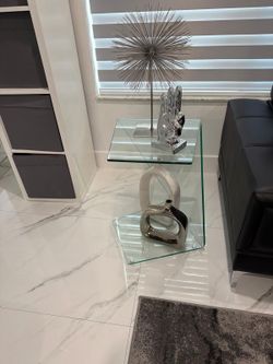 Impact resistant Glass Side table - Clear