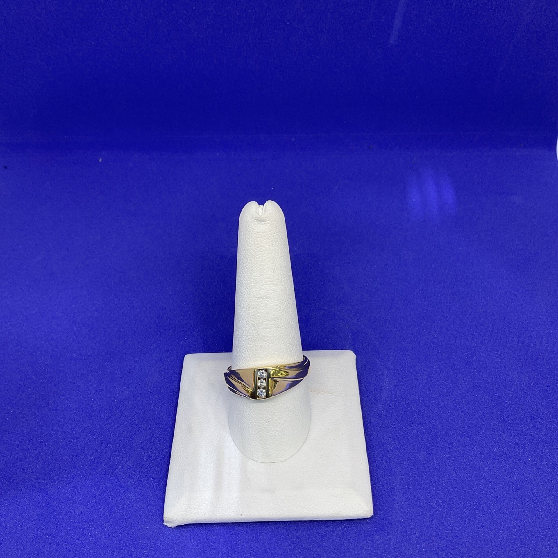 10KT Gold Diamond Ring