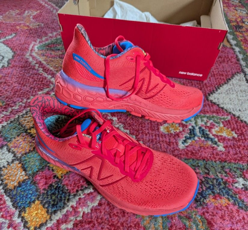 New Balance Women's 880 V12 Red Running Shoes Rare, Size 9.5