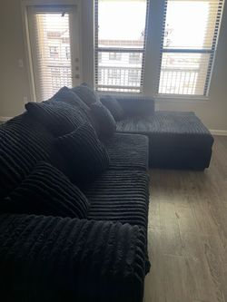 MOVING SALE 🏠 Black Sectional + Storage Bed |