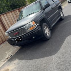 2005 GMC Yukon Denali 