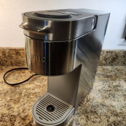 Keurig Supreme Plus + 35 Pods + 2 K- Cups