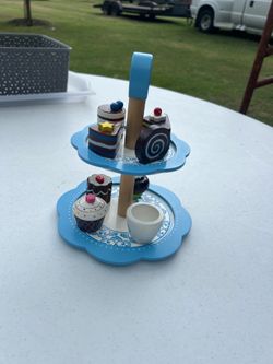 Wood toy cup cakes