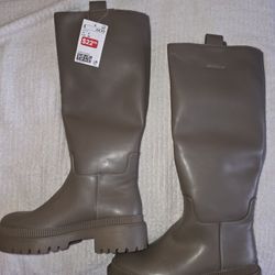 NWT H&M Taupe Tall Wide Leg Boots Sz 5, NEVER worn In Perfect Condition