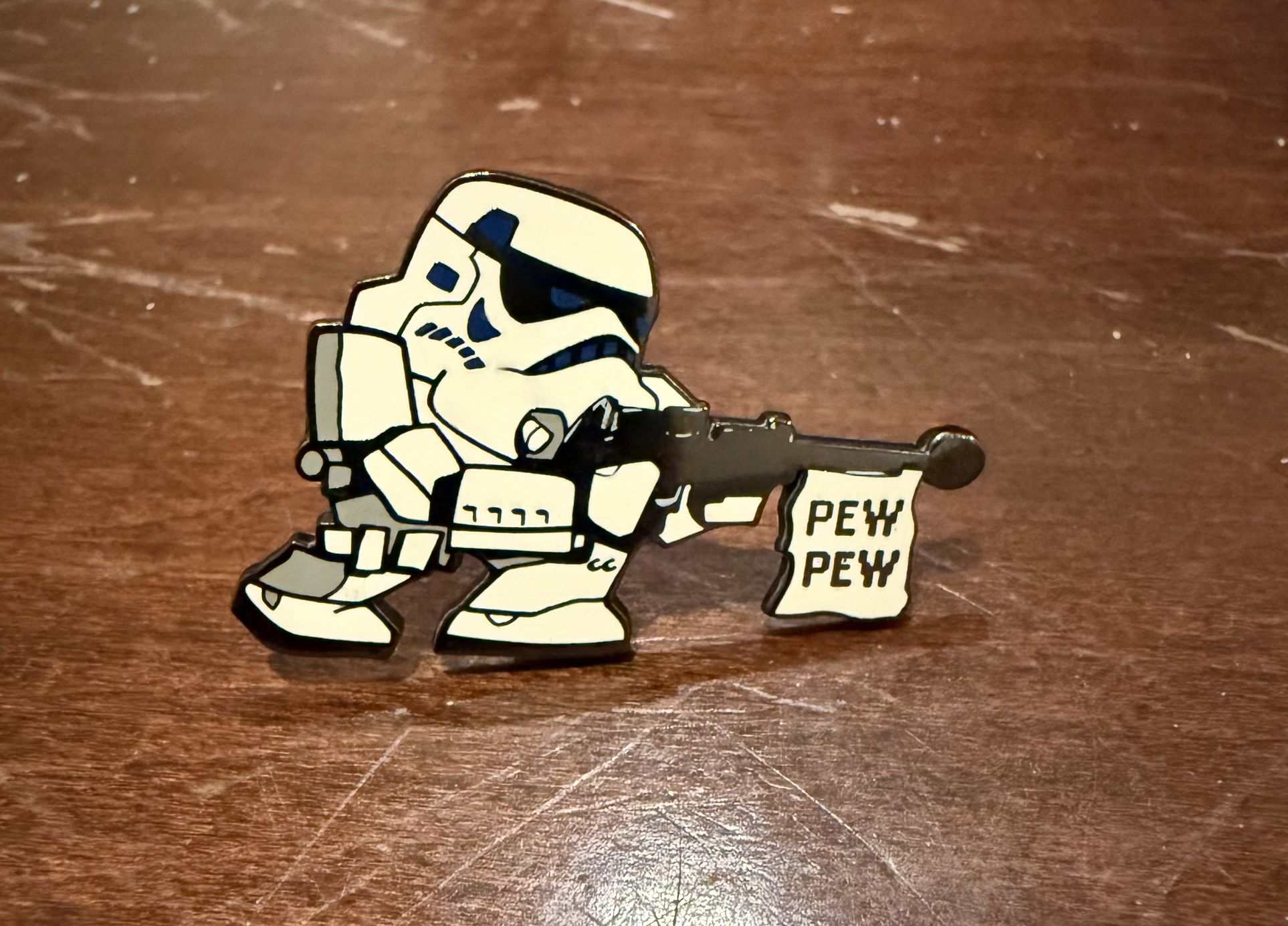 Storm Trooper Star Wars Pew Pew Blaster 2014 Diney Parks PIN