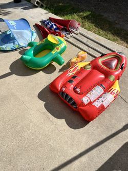 Kids Pool Floats/Umbrellas 