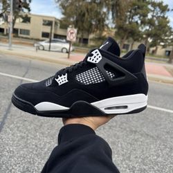 Jordan 4 White Thunder