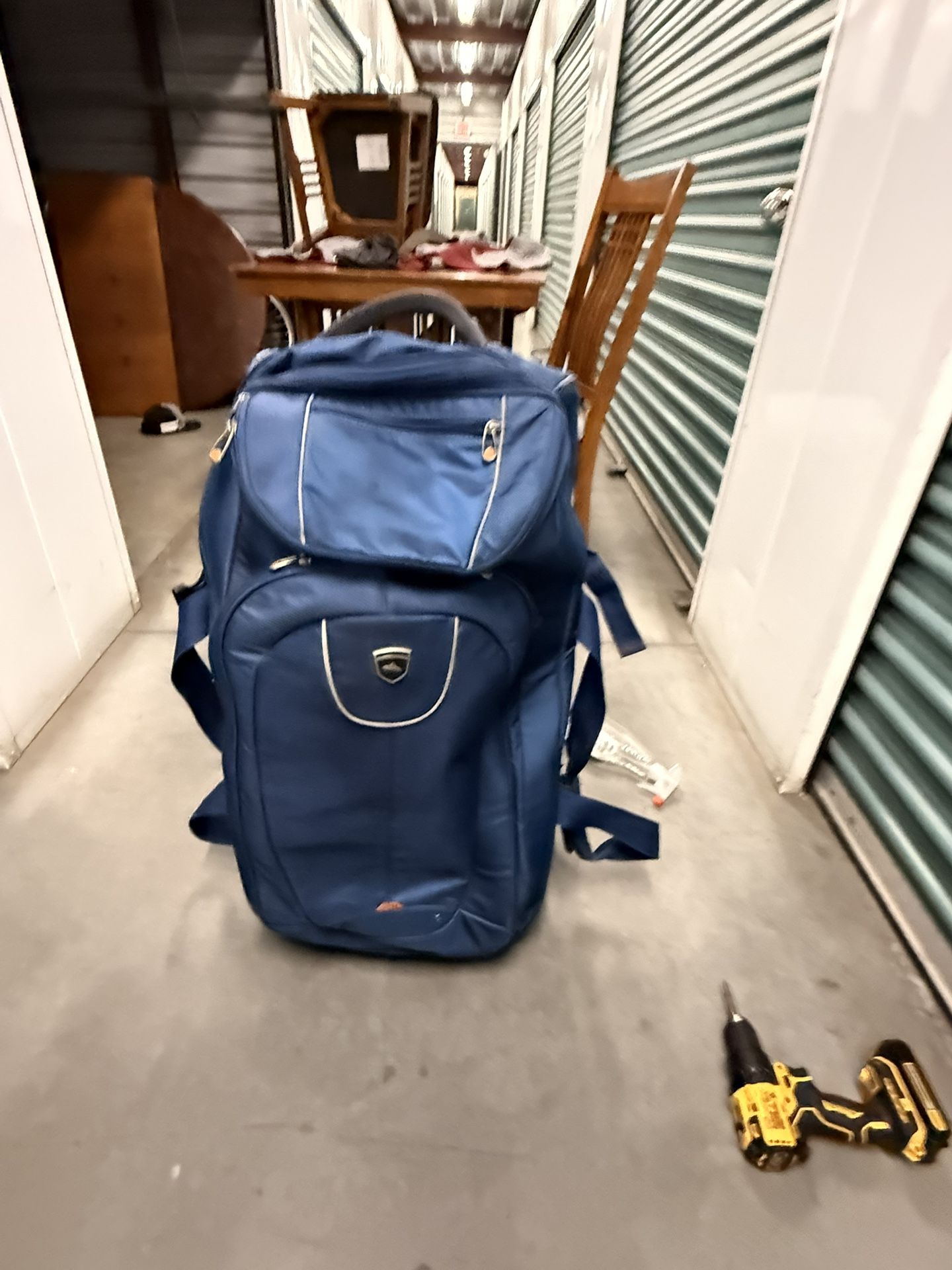 High Quality Luggage For Travel With Straps And Roller 34 Inch Drop Bottom