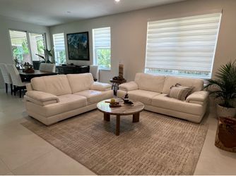 Living room set in white leather