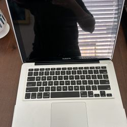 MacBook Pro With Hardshell Case Perfect Condition! 