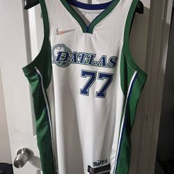 Dallas Mavericks City Edition Nike Dri-FIT NBA Swingman Jersey