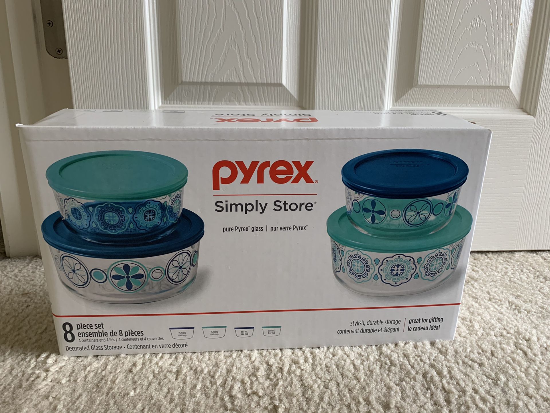 Pyrex Storage box - 8 piece ( New/Unopened)