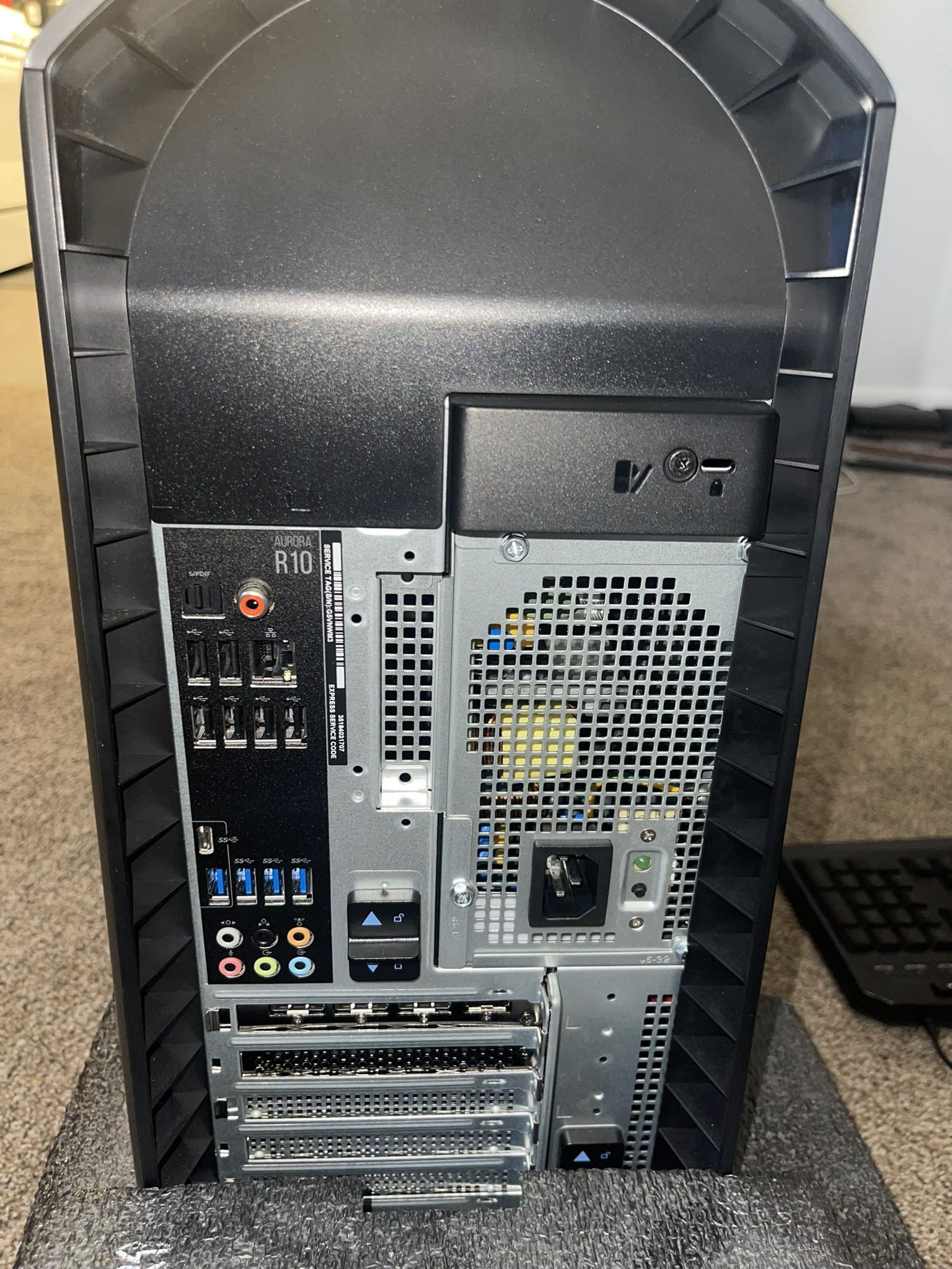 🌌 FOR SALE: Alienware Aurora Ryzen Edition 🌌 ⚡ Elite Performance. Built for Power. Designed for Winners. ⚡