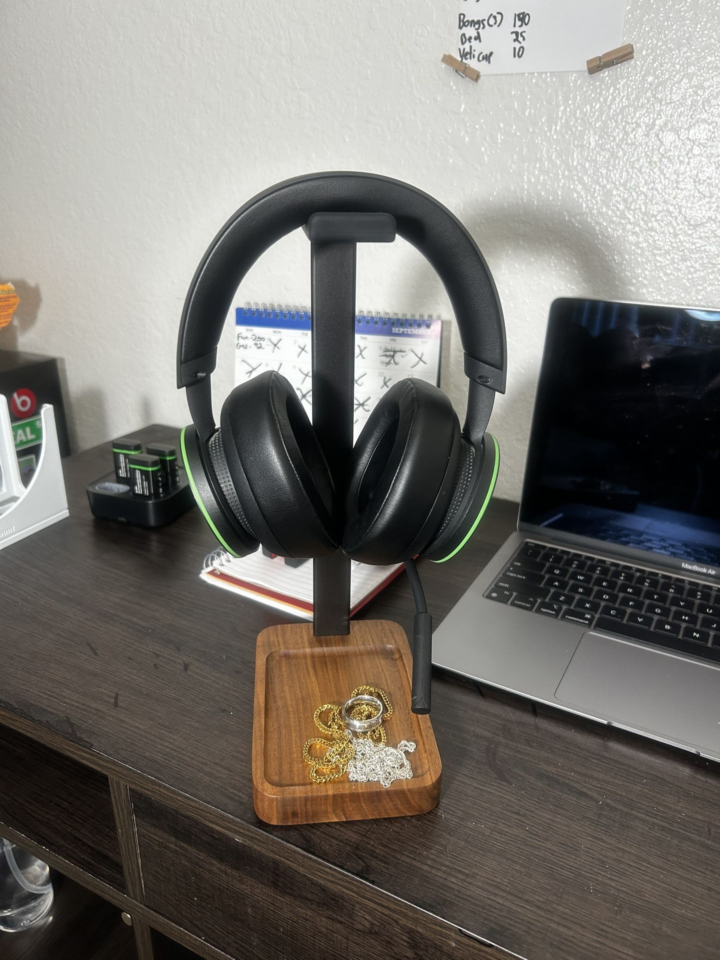 Xbox Accessories (headphones,rechargeable batteries,xbox Series S Mount)