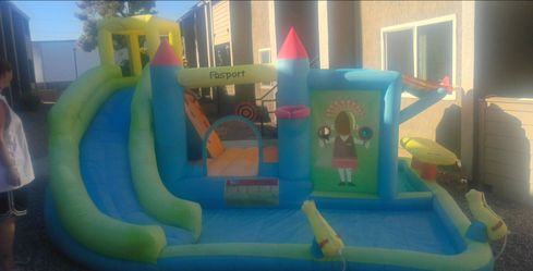 Blow up water park