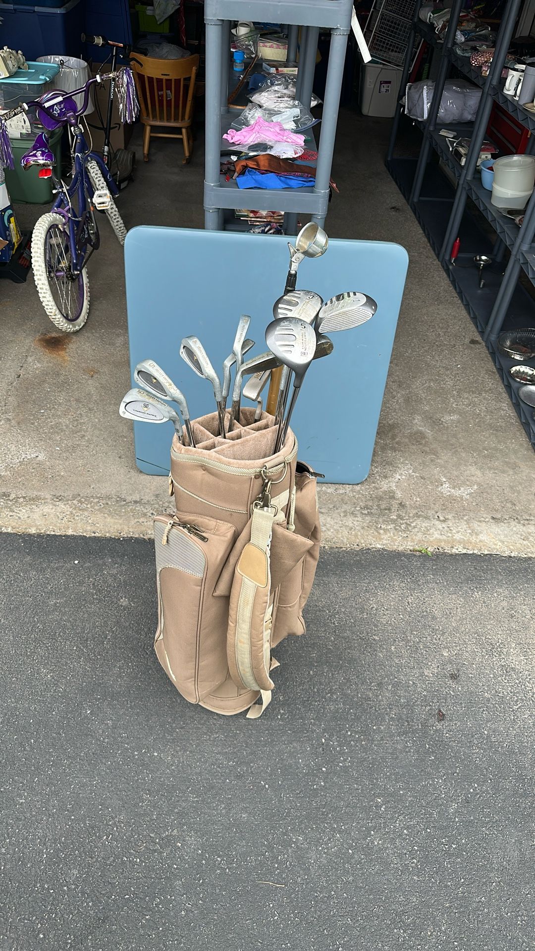 Select Edition Golf Clubs with Bag