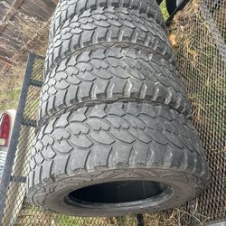 37x12.5r20 Pro Comp Xtreme MT 2