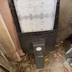 Huge Street Or Parking Lot Light   New 