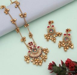Trendy Kashmiri Necklace Set