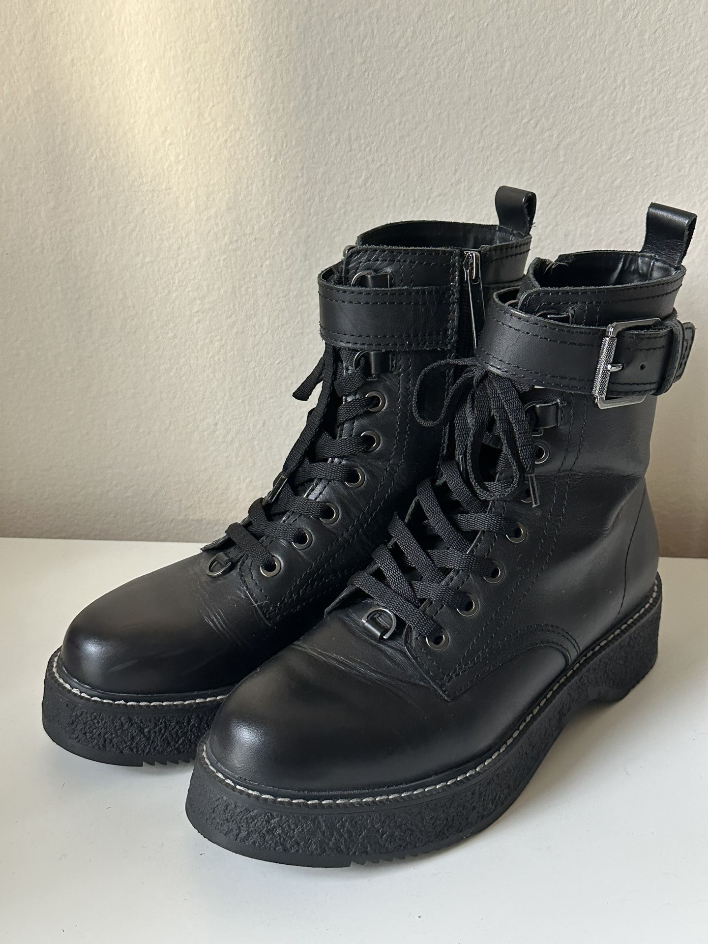 [Zara] Black Lace-Up Platform Combat Boots