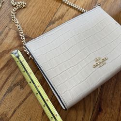 Small Woman’s Coach Purse Great Condition 