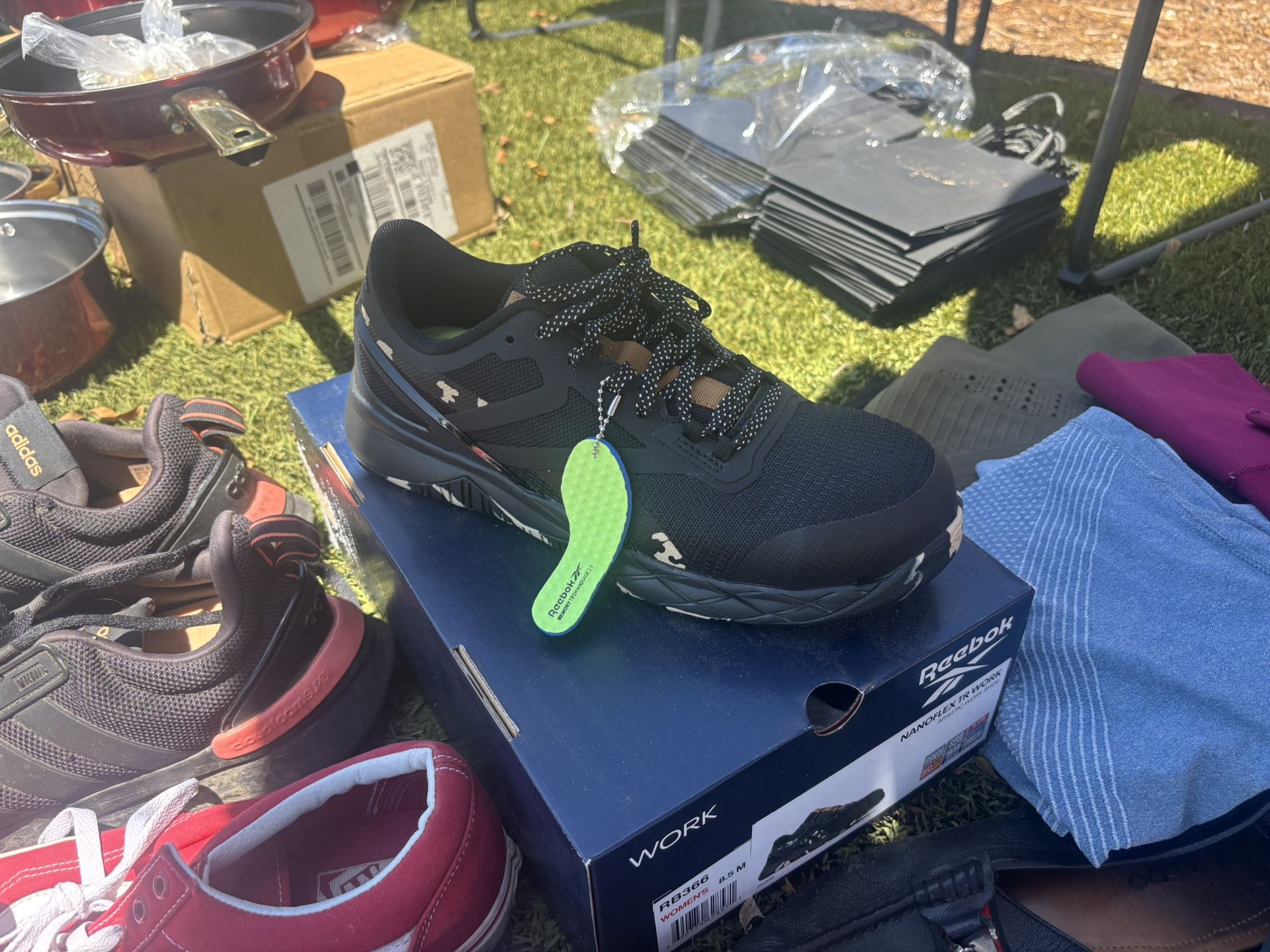 Reebok New 7.5 Women’s Steel Toe Shoes