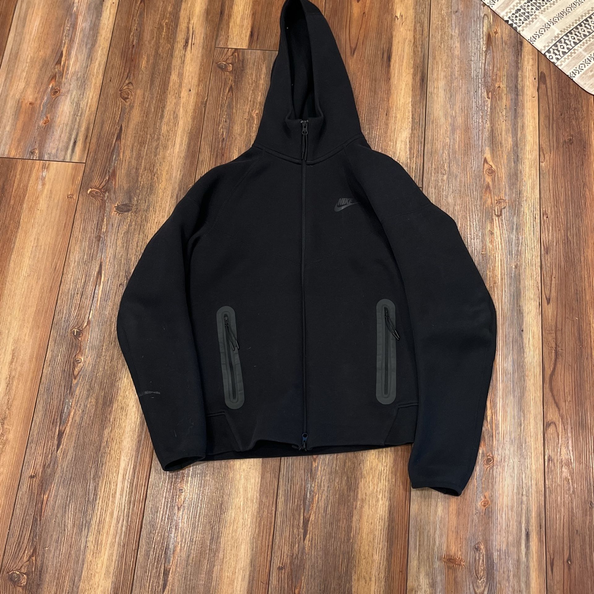 Slightly Used Black Nike Tech