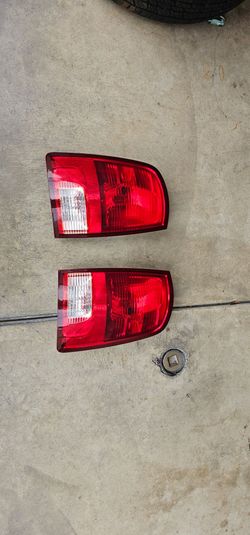 Dodge Ram Tail Lights 09-16