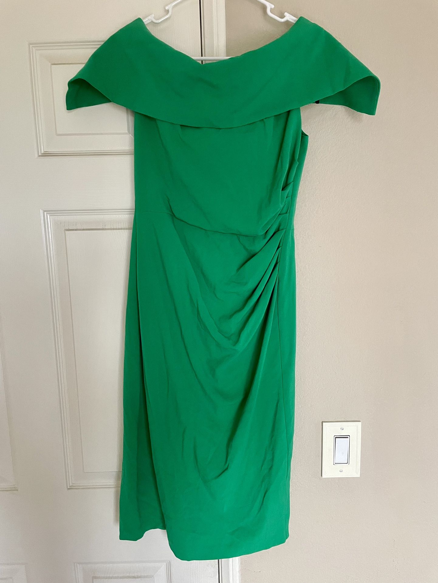 Vince Camuto green dress size 8 medium
