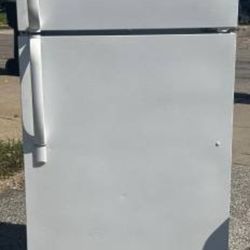 Frigidaire Fridge Refrigerator / Freezer