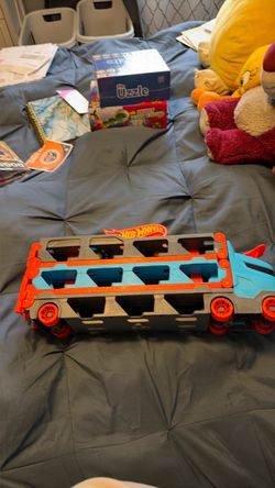 Hot WHEELS