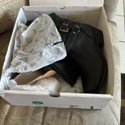 Brand New Women’s Boots Size 9