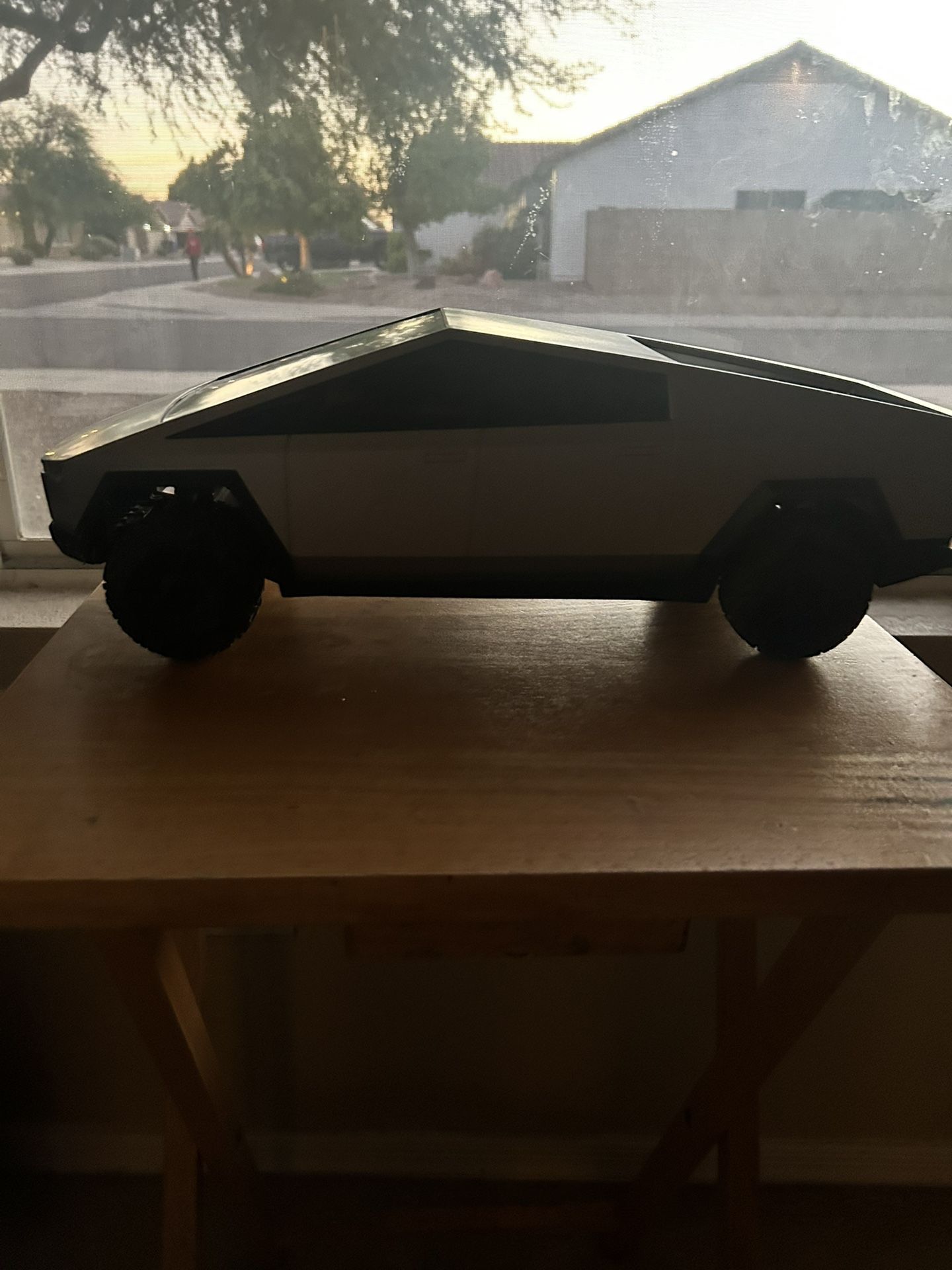 Hot wheels Tesla Cybertruck Rc 1:10