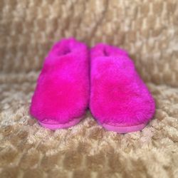 Authentic UGG Furry Bootie Slippers – Hot Pink – Size 5