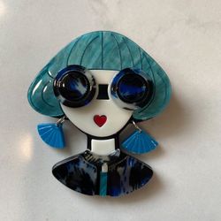Cutest Vintage Style Brooch / Lapel Pin Fashion Fun - New  Made in Thick Acrylic Material - Leopard 
