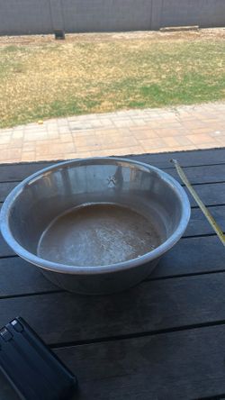 Lg dog bowl